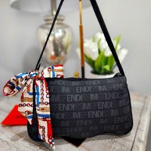 Fendissime nylon pochette